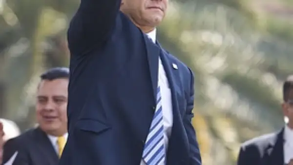 El Jefe de Gobierno respondió rápidamente una `llamada´ de ayuda de la actriz, pronto #ManceraHazmeUnParo se convirtió en TT.