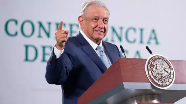 amlo-palacio-confe.jpeg