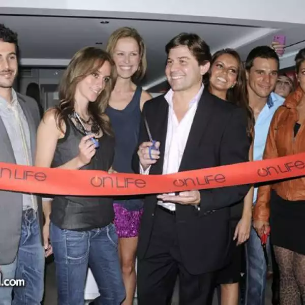 Inauguración de On life
