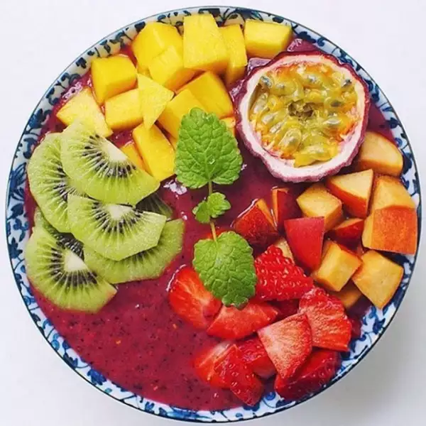 El acai bowl es mejor como desayuno para mantenerte alerta y con energía durante todo el día.