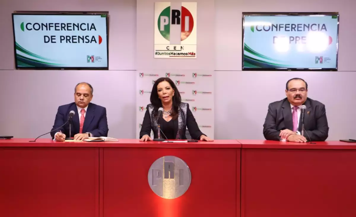 Manuel Añorve Baños (izquierda), Carolina Monroy (centro) y Jorge Carlos Ramírez Marín (derecha) exigieron al gobernador Rafael Moreno Valle sacar las manos de la elección.