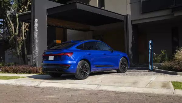 Audi Q8 Sportback E-tron.jpg