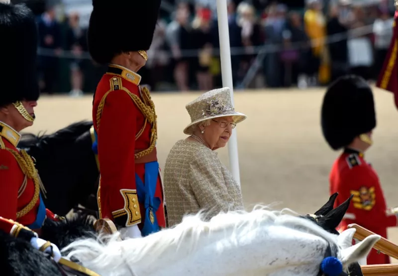 Reina Isabel II 