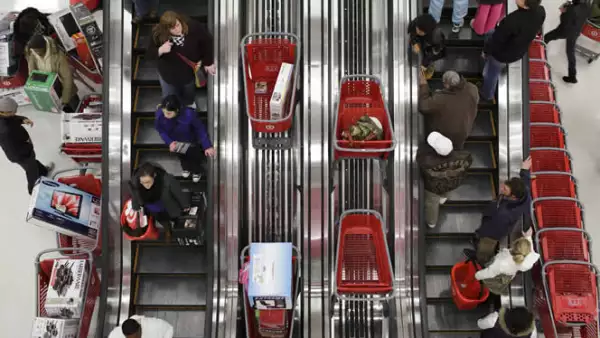 En el famoso “Black Friday” algunos fanáticos creen que todo se vale para hacerse de las jugosas ofertas…incluso algunos actos delictivos.