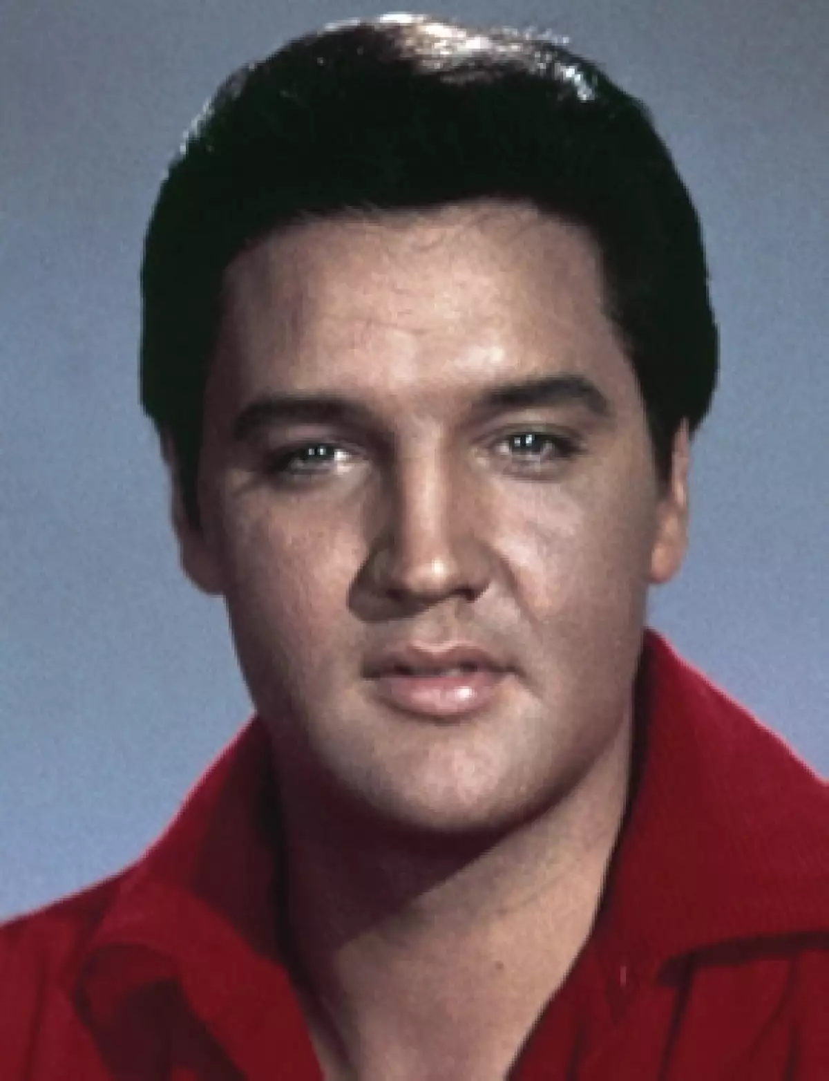 La tumba se encuentra dentro de un mausoleo de granito y mármol en el Cementerio Forest Hill en Memphis, Tenesí.