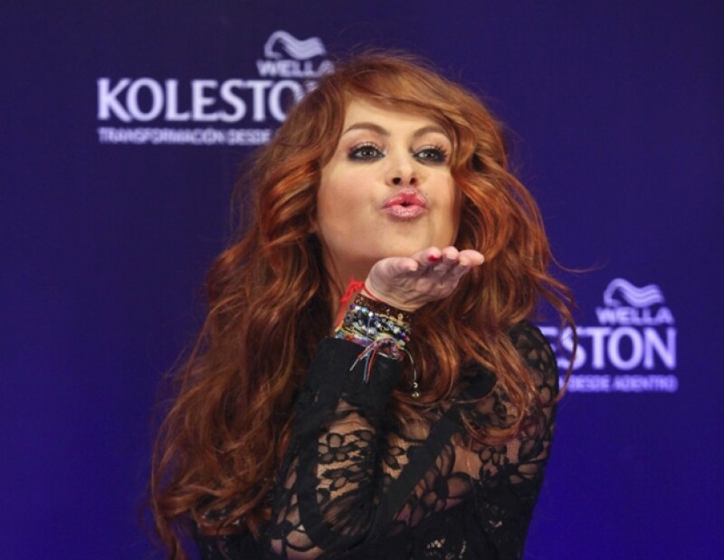 En agosto del año pasado la Chica Dorada dejó de ser rubia y pasó a ser una pelirroja de "fuego". Actualmente continúa siendo la imagen de la marca Koleston.