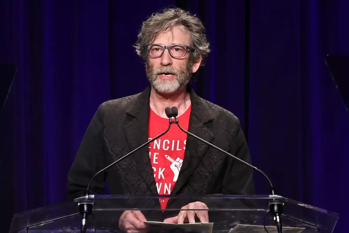 El escritor Neil Gaiman niega acusaciones de agresión sexual