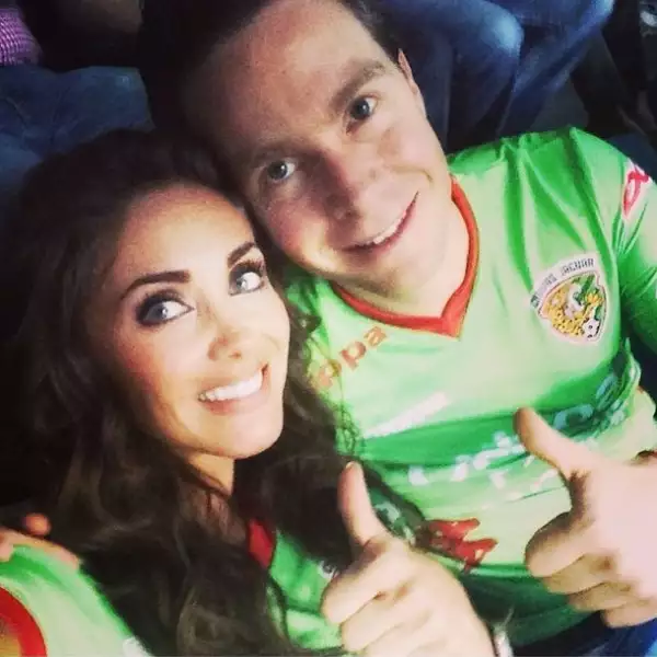 La pareja apoya con frecuencia a los Jaguares de Chiapas.