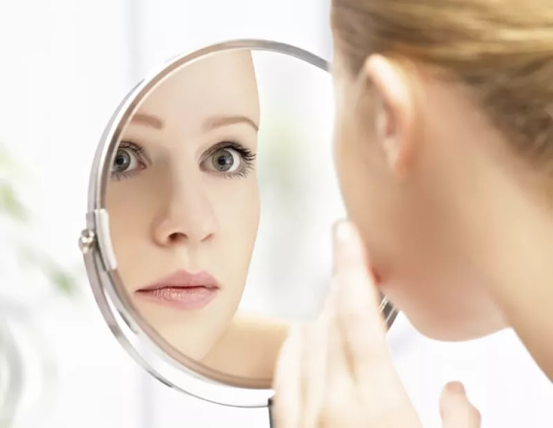 ¿Haz probado productos de todo tipo y tu piel no se ve sana? Tal vez no sepas qué tipo de piel tienes. Te ayudamos a identificarla y a tratarla.