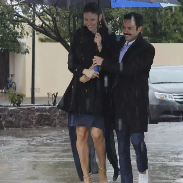Ni la lluvia impidió a Chema Torre y Katarina Sacht llegar a la boda.