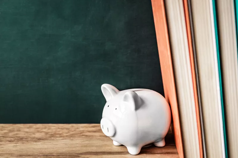 Dinero educación