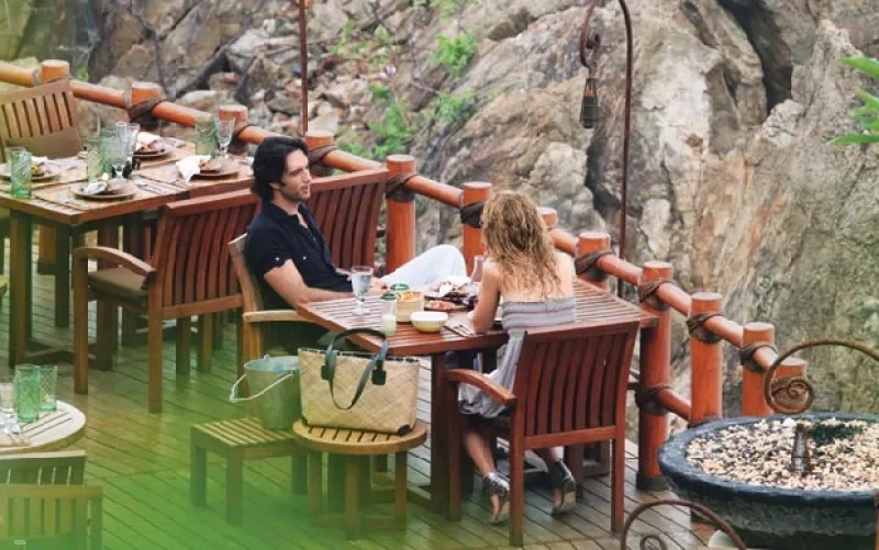 La pareja viajó a un resort en Ixtapa para reavivar la llama del amor que aún se tienen, luego de una separación de ocho meses.