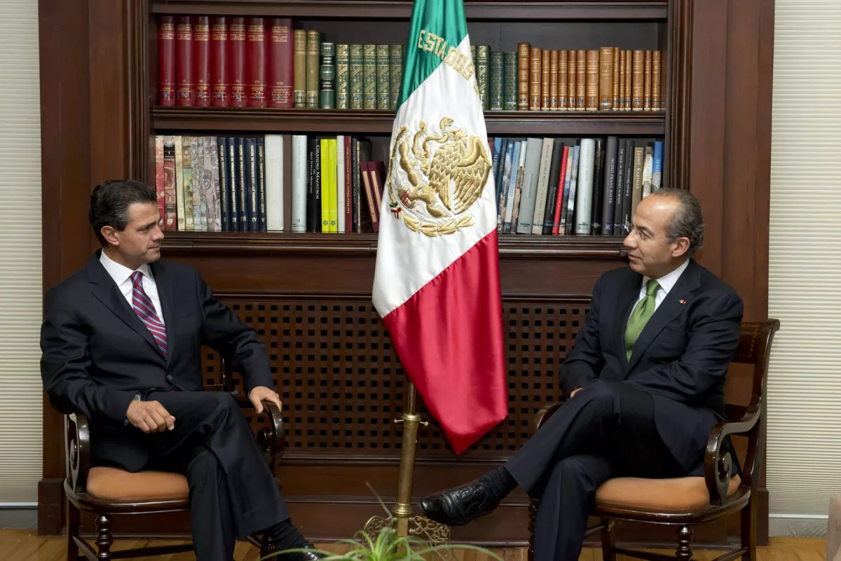 MEXICO, D.F., 17JULIO2012.- Felipe Calderón Hinojosa y Enrique Peña Nieto, durante su encuentro en la residencia oficial de los Pinos.
FOTO: CUARTOSCURO.COM