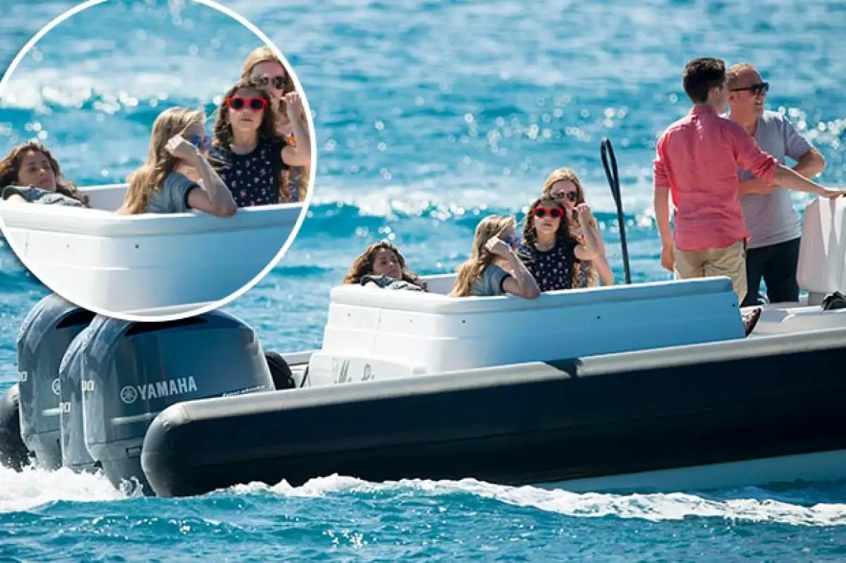 La actriz mexicana pasó la Navidad en el Mar Caribe en compañía de su hija, su esposo y los hijos de éste, fruto de su primer matrimonio.