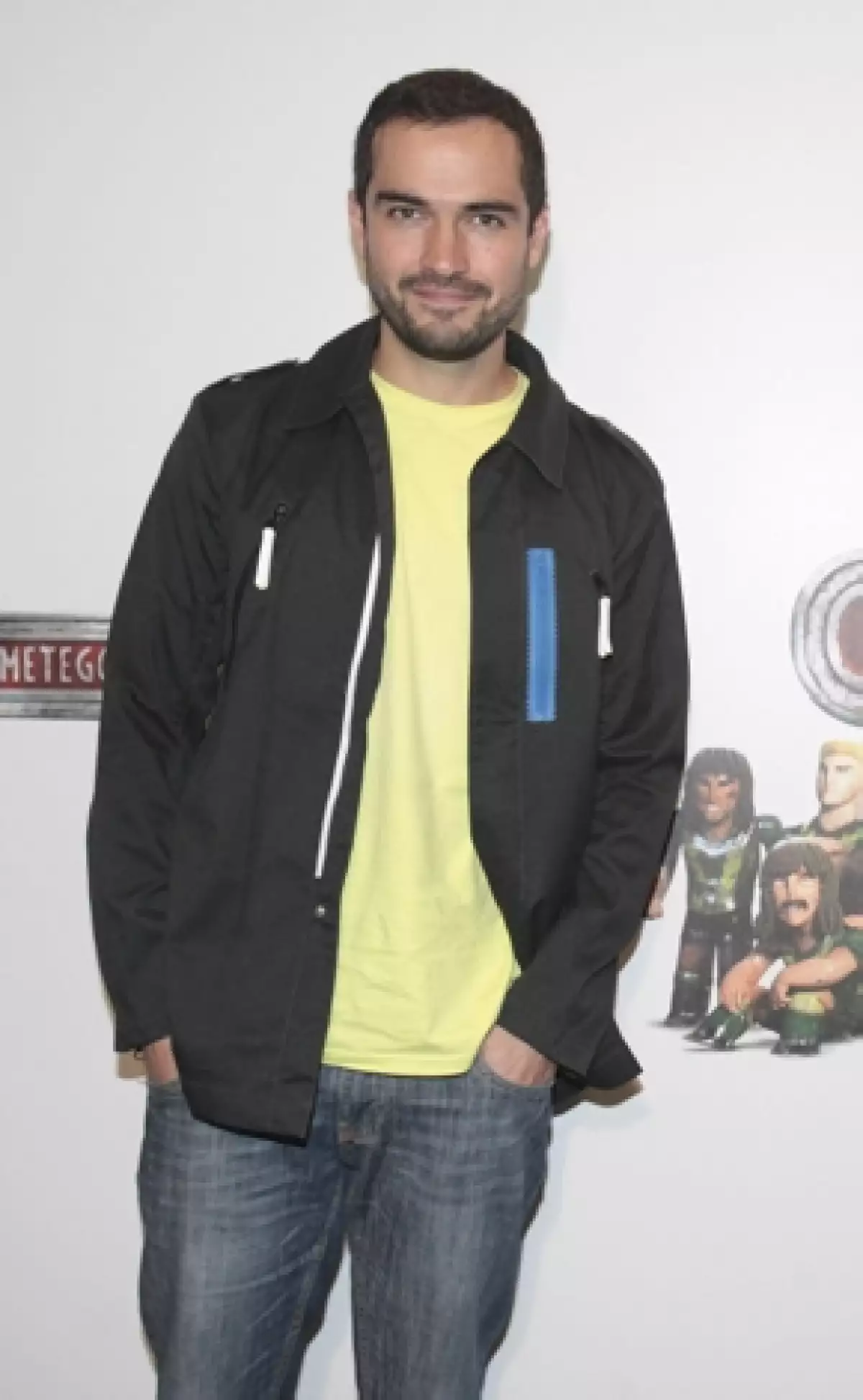 El actor recientemente estrenó la cinta “Espectro” compartiendo créditos con Paz Vega, además presto su voz para “Metegol” y momentáneamente vivirá en Colombia.