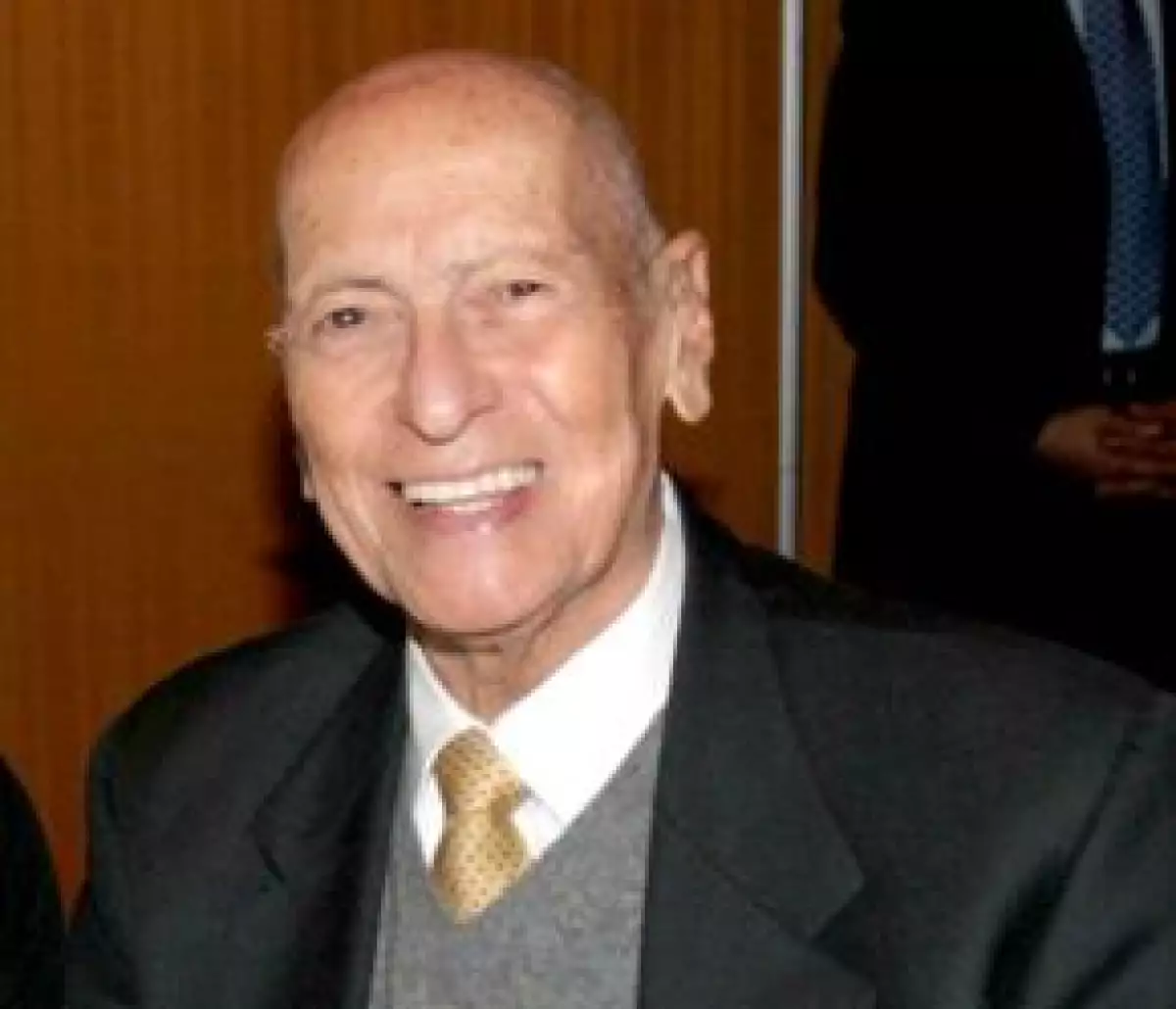 Moisés Saba Ades y sus hijos recibirán una pensión mensual durante años, dijo el notario que otorgó fe del testamento de Issac Saba Raffoul.