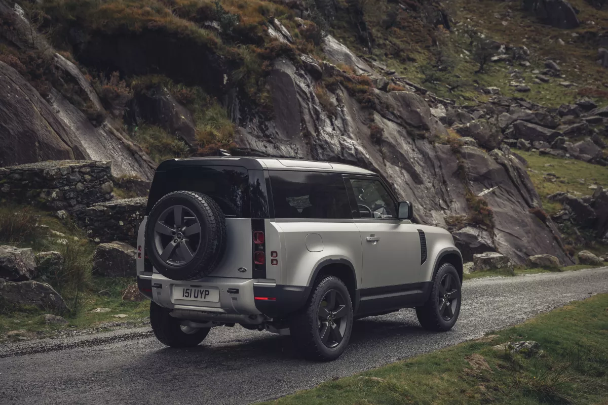 Land Rover Defender 90