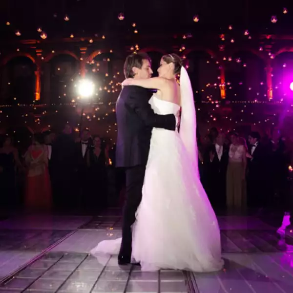 El vestido de la novia fue de Pronovias.