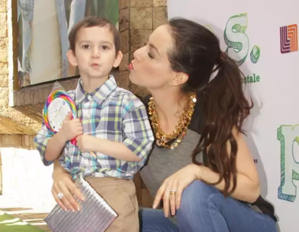 Claudia considera a su hijo Iam como "un gran compañero de viaje".