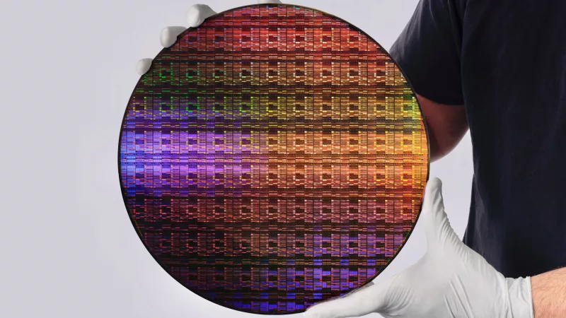 El nuevo chip de IBM es tan pequeño y duplica la potencia de los anteriores: la nueva revolución en la era de la IA
