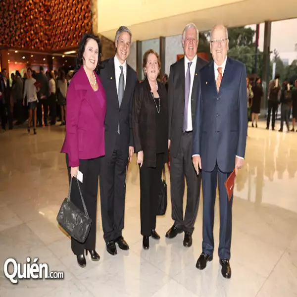 Alicia Lebrija,Claudio González,Ana Gómez,Manuel Daza