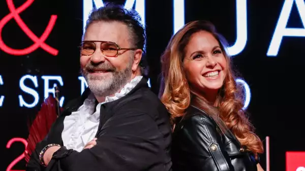 Lucer-da-emotivo-discurso-a-Mijares-en-concierto