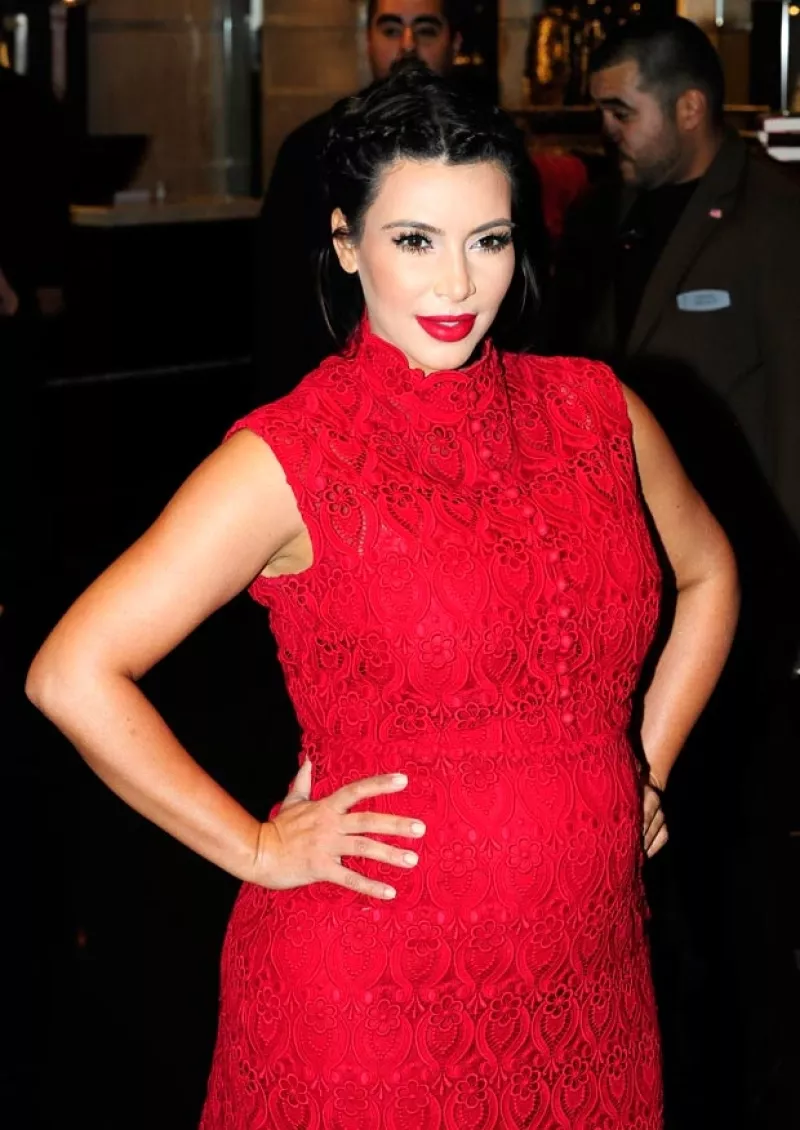 Según comentó su hermana menor Khloé, al principio Kim sufría mucho por lo que le decían, pero ahora que ya se acostumbró a su cuerpo, disfruta su embarazo.