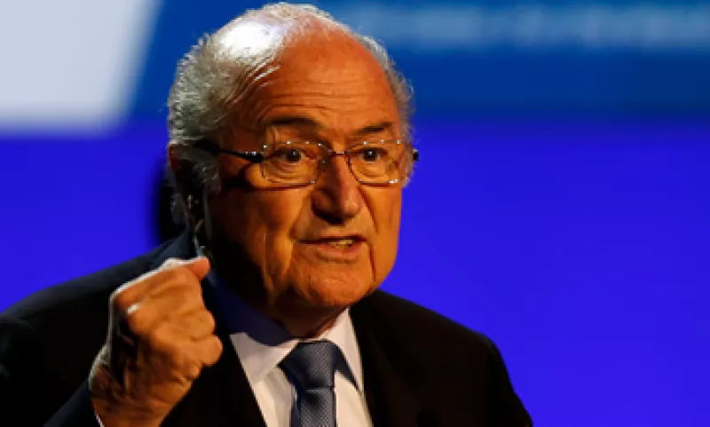 Previamente, Blatter había descartado extender su mandato de 16 años. (Foto: Reuters)