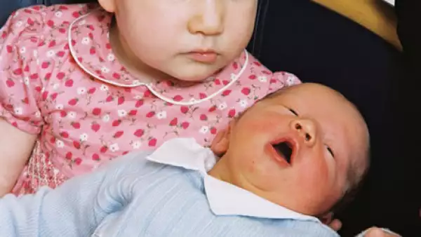 Es la hija mayor de cuatro de los ahora reyes Felipe y Matilde de Bélgica, y futura monarca de los belgas.