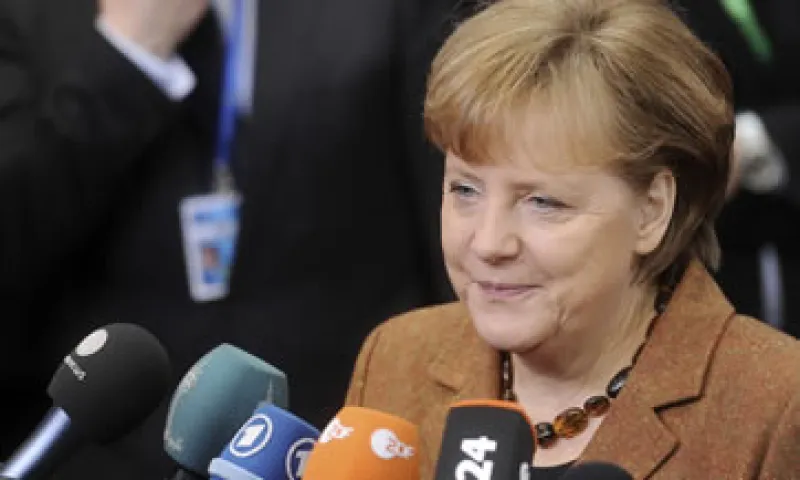 La aprobación del paquete impulsado por Angela Merkel dependerá de los principales partidos de oposición. (Foto: AP)