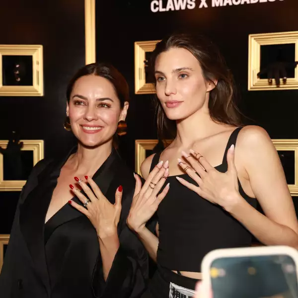 Lina Lopera y Macarena Achaga 