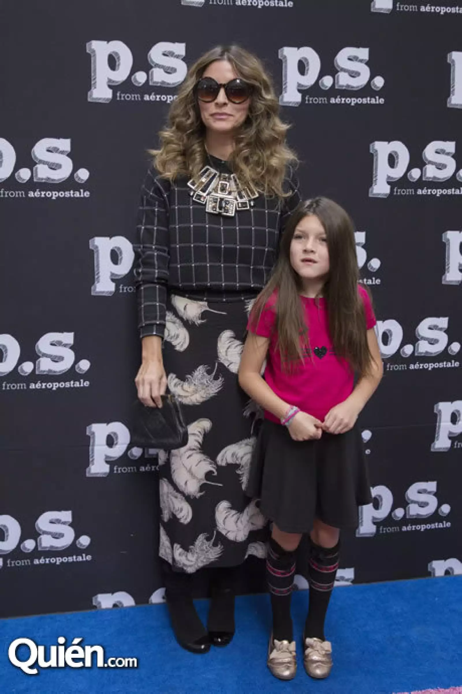 Issabela Camil y Antonia Mayer.