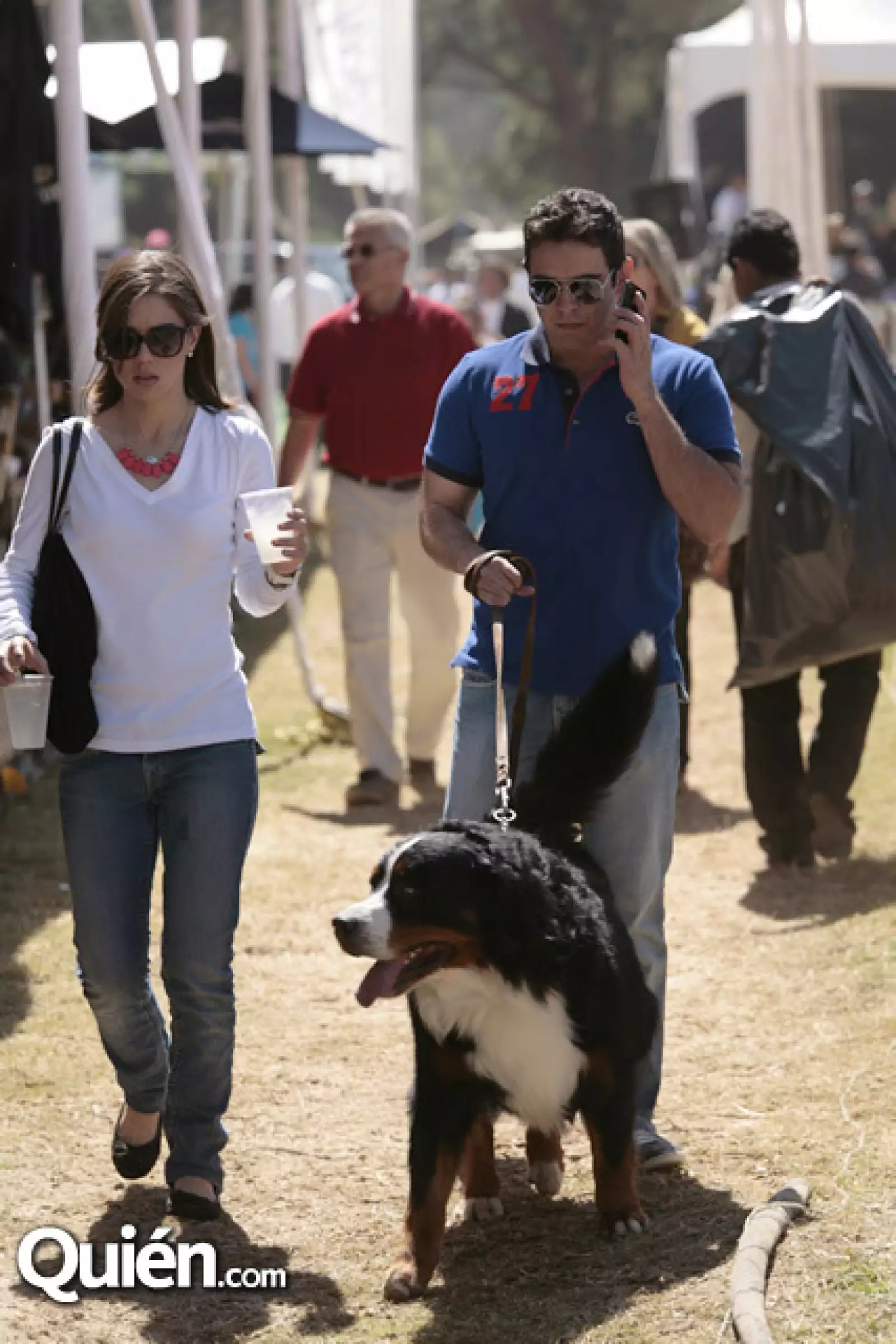Paulina Iza y Ricardo Estrada con Jack