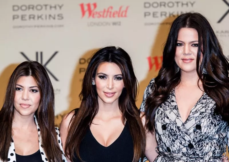 A pesar de que la menor de las Kardashian ha intentado embarazarse desde que se casó con Lamar en 2009 ningún tratamiento ha funcionado, por lo que Kourtney ha considerado gestar a su bebé.