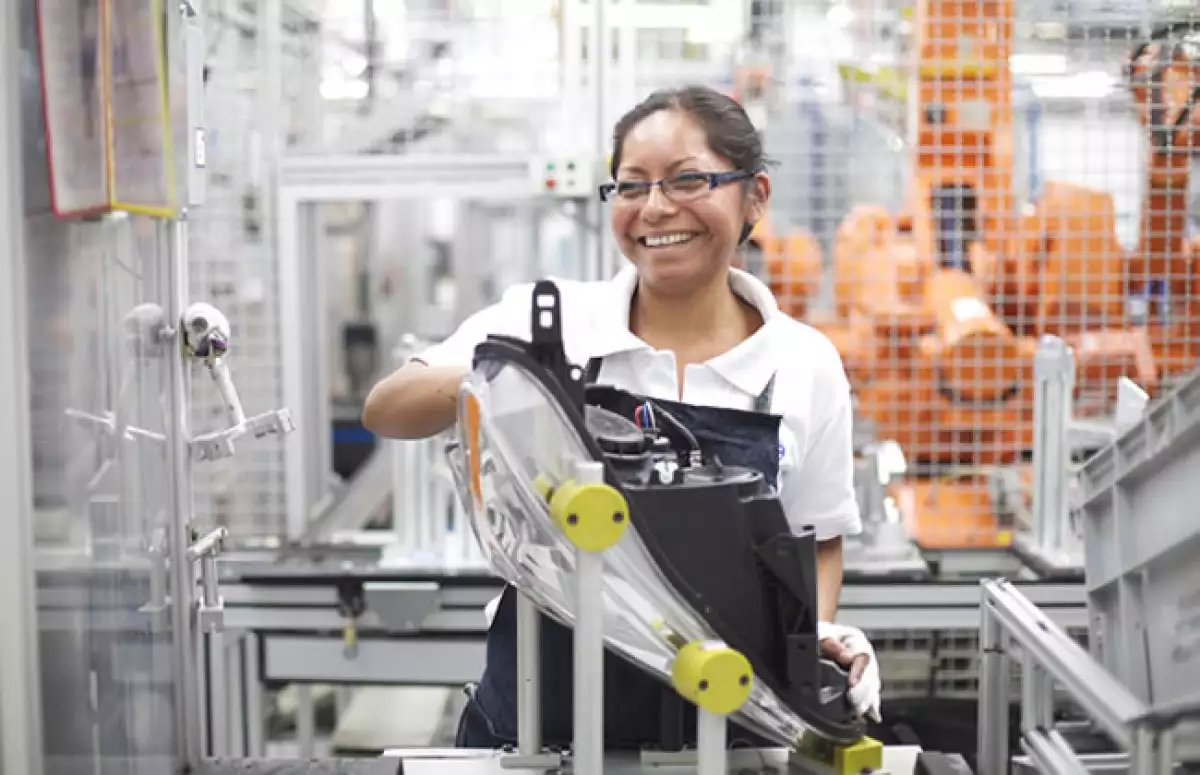 En algunas plantas de autopartes entre 50% y 60% de la mano de obra es femenina