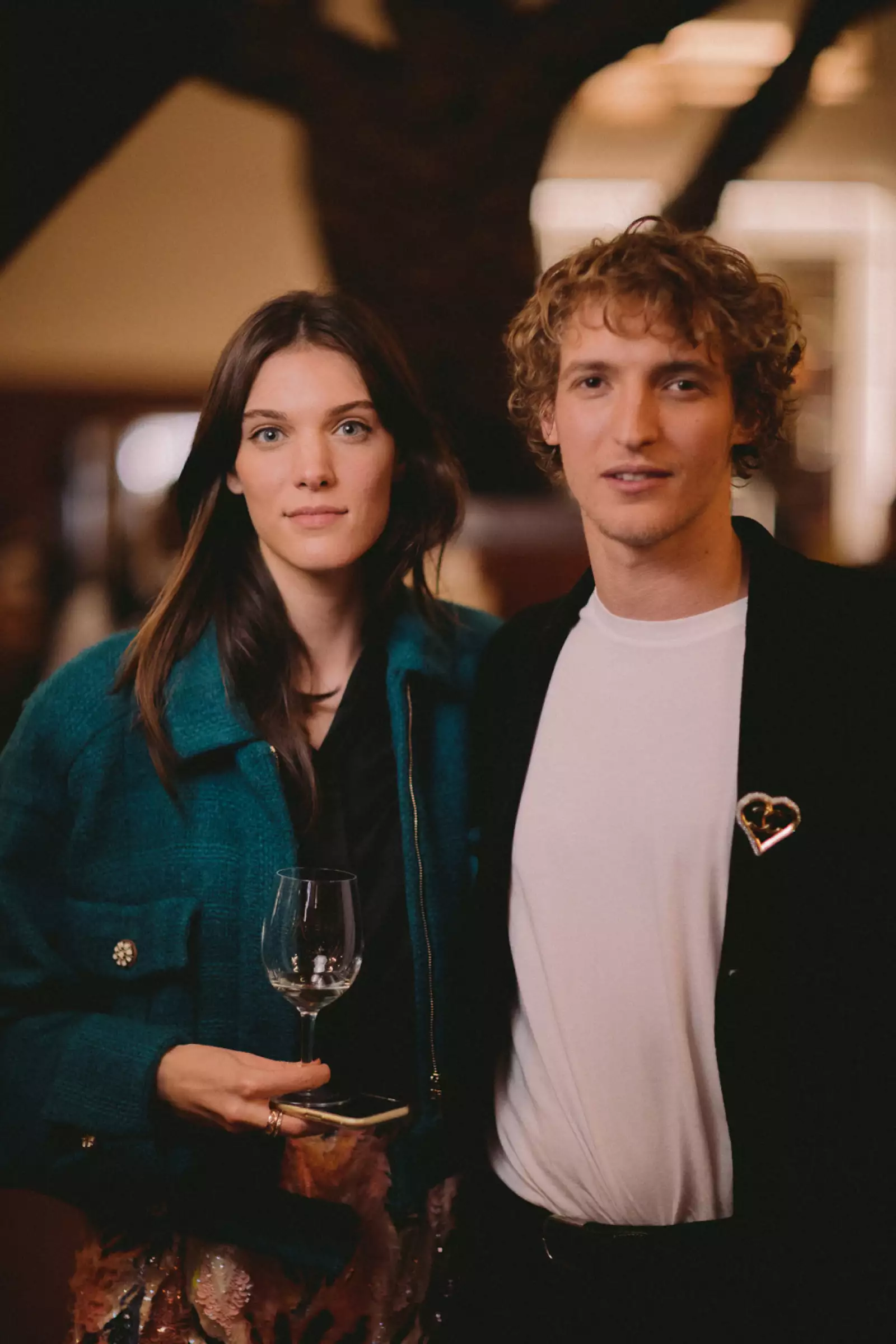 11_Charlotte_CARDIN_Aliocha_SCHNEIDER_CHANEL_Metiers_d_art_Show_2019_20_2_11.jpg