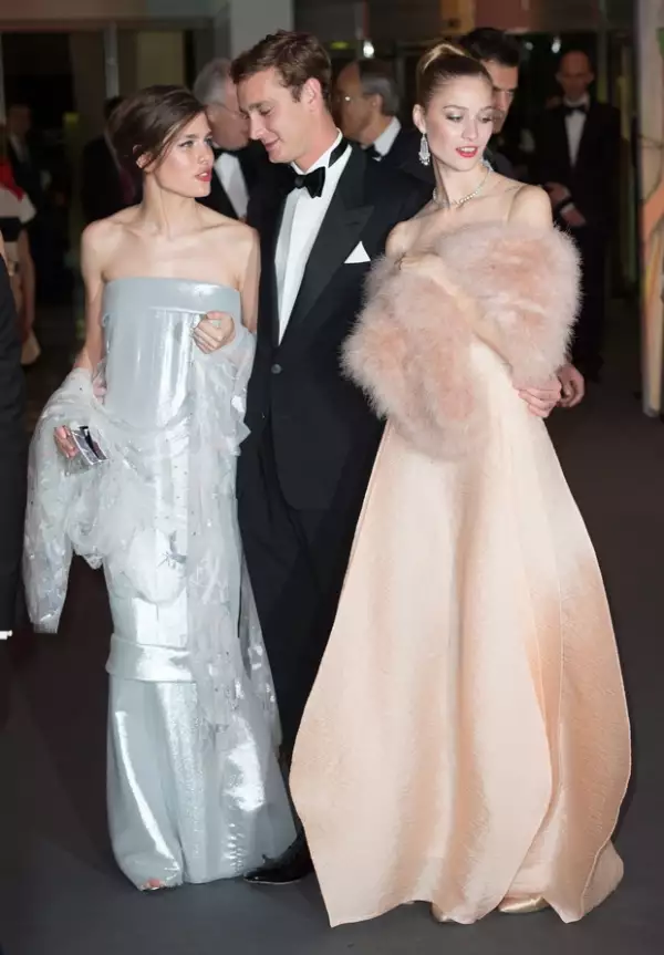 Carlota Casiraghi y Beatrice Borromeo, novia de Pierre, lucían espectaculares en vestidos de alta costura.