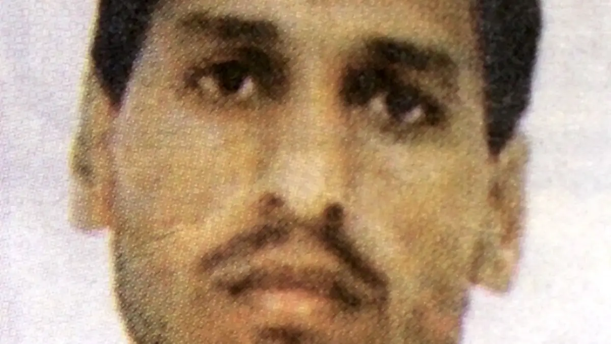 - Una imagen de folleto de archivo sin fecha muestra al líder militar palestino del movimiento radical de Hamas, Mohammed Deif, en un lugar desconocido. El principal comandante militar de Hamas, Mohammed Deif, ha sobrevivido a cinco intentos de asesinato israelíes y ha sido desafiado de nuevo en las últimas semanas, el ejército más fuerte de Oriente Medio, el 10 de agosto de 2014.