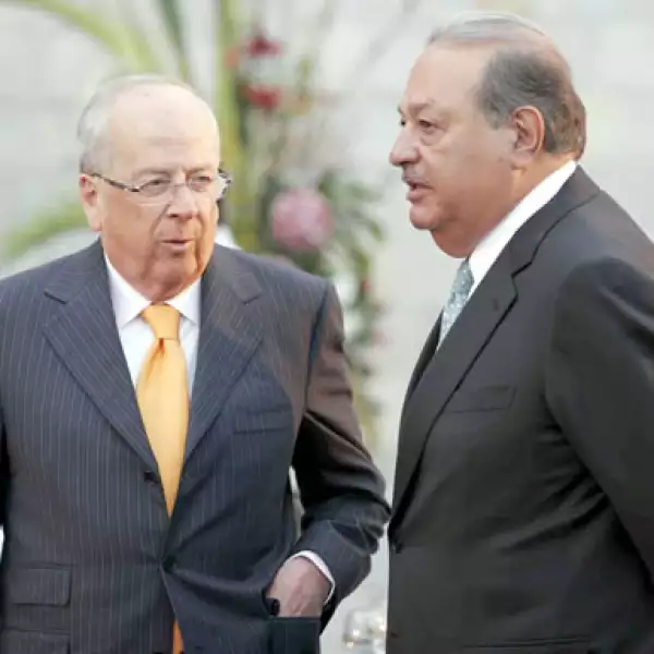 Claudio X. González, presidente del Consejo Mexicano de Hombres de Negocios, y el magnate Carlos Slim acudieron a la cena de honor del presidente Obama en el Museo de Antropología.