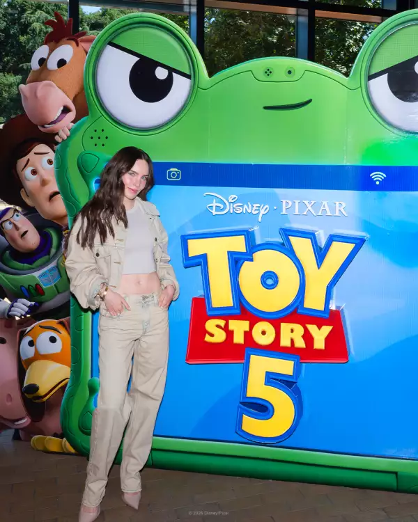 belinda-toy-story-5-lily-pad.jpg