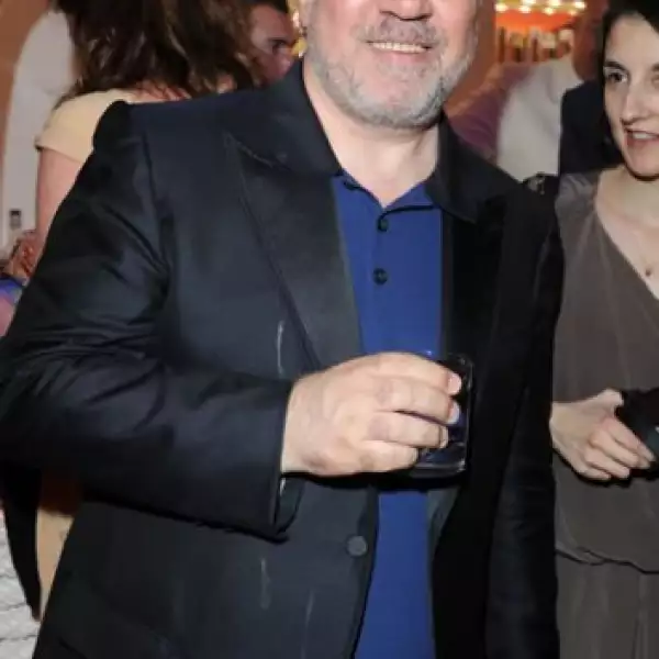 El director español Pedro Almodóvar también fue invitado.