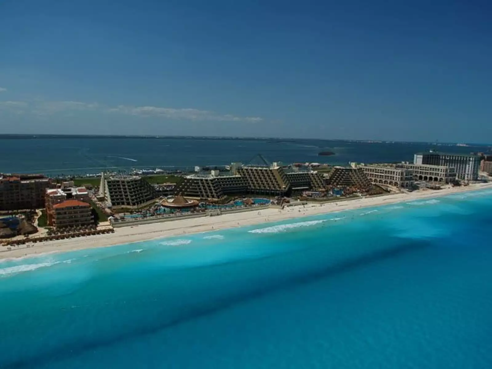 Cancun es el lugar ideal para disfrutar el sol y la playa, aprovecha estas vacaciones y lánzate a conocerlo.