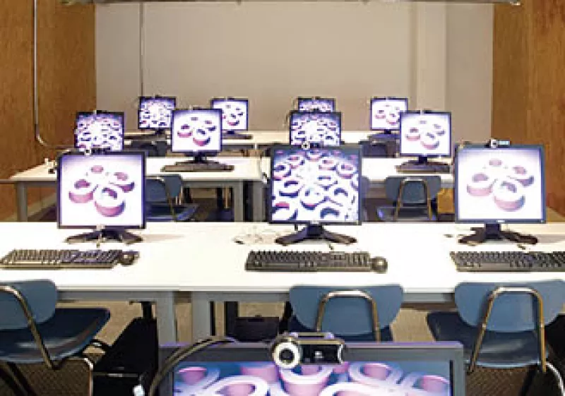 Los RIA proveen de servicios educativos y tecnológicos a más de 30,000 personas. (Foto: Cortesía)