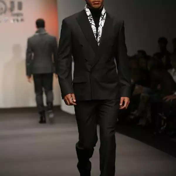 Desfile Pineda Covalin