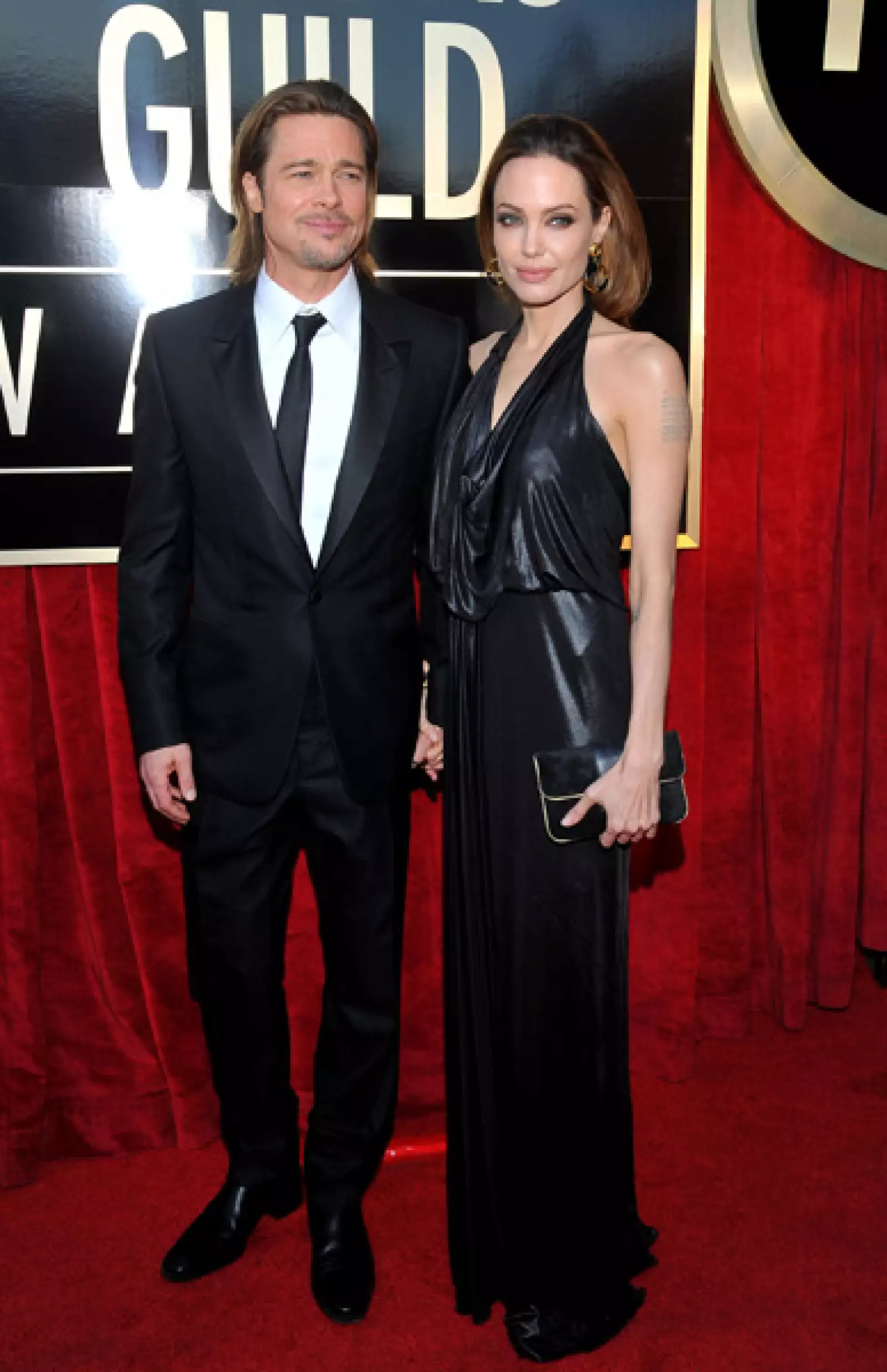 Brad Pitt y Angelina Jolie impactaron a su llegada a la alfombra roja de los SAG 2012.