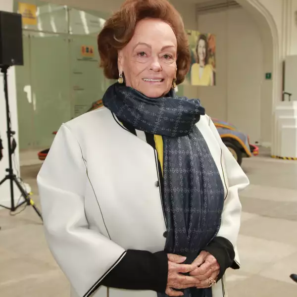 HOMENAJE A MARIE THÉRÈSE HERNAND DE ARANGO