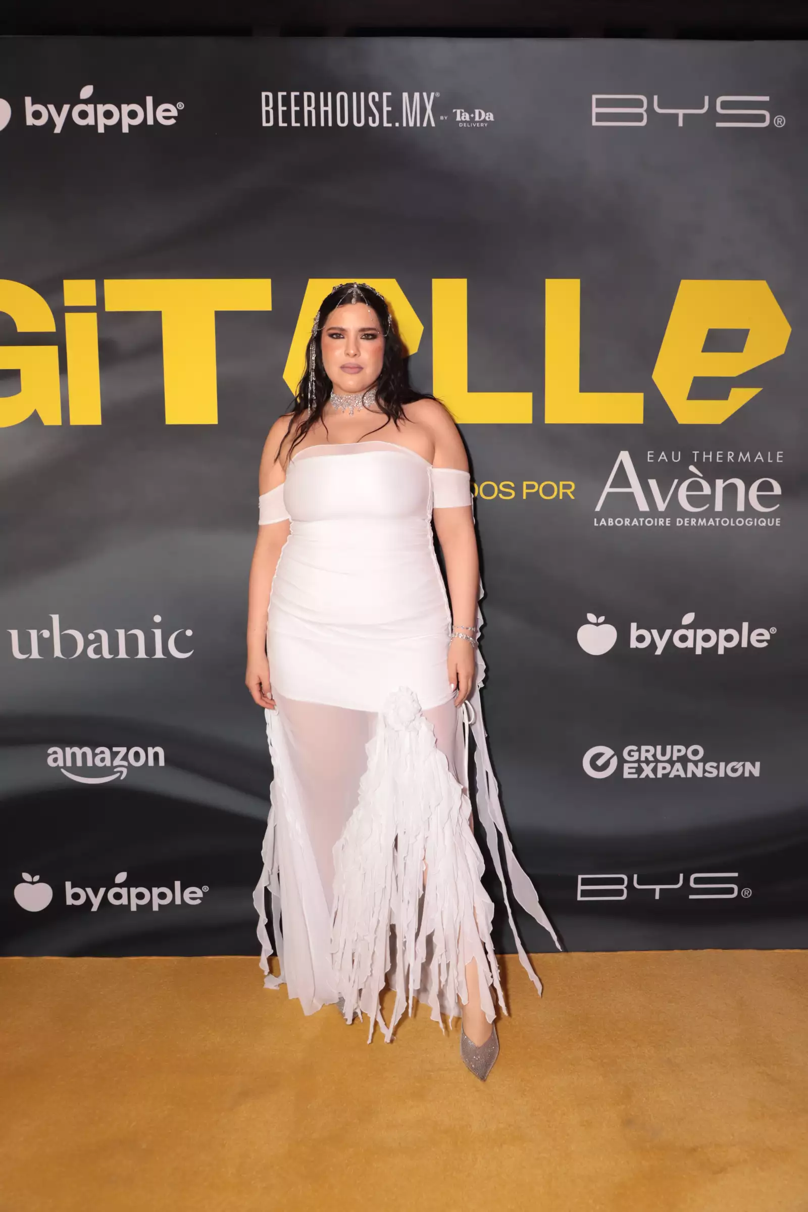 La yellow carpet de los premios DigitELLE estuvo llena de looks de impacto