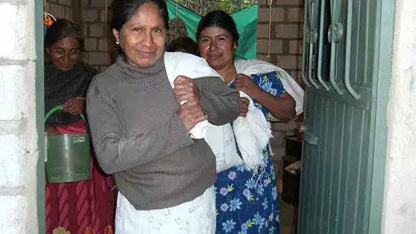 Sedatu promete ayudar a mujeres ind�genas