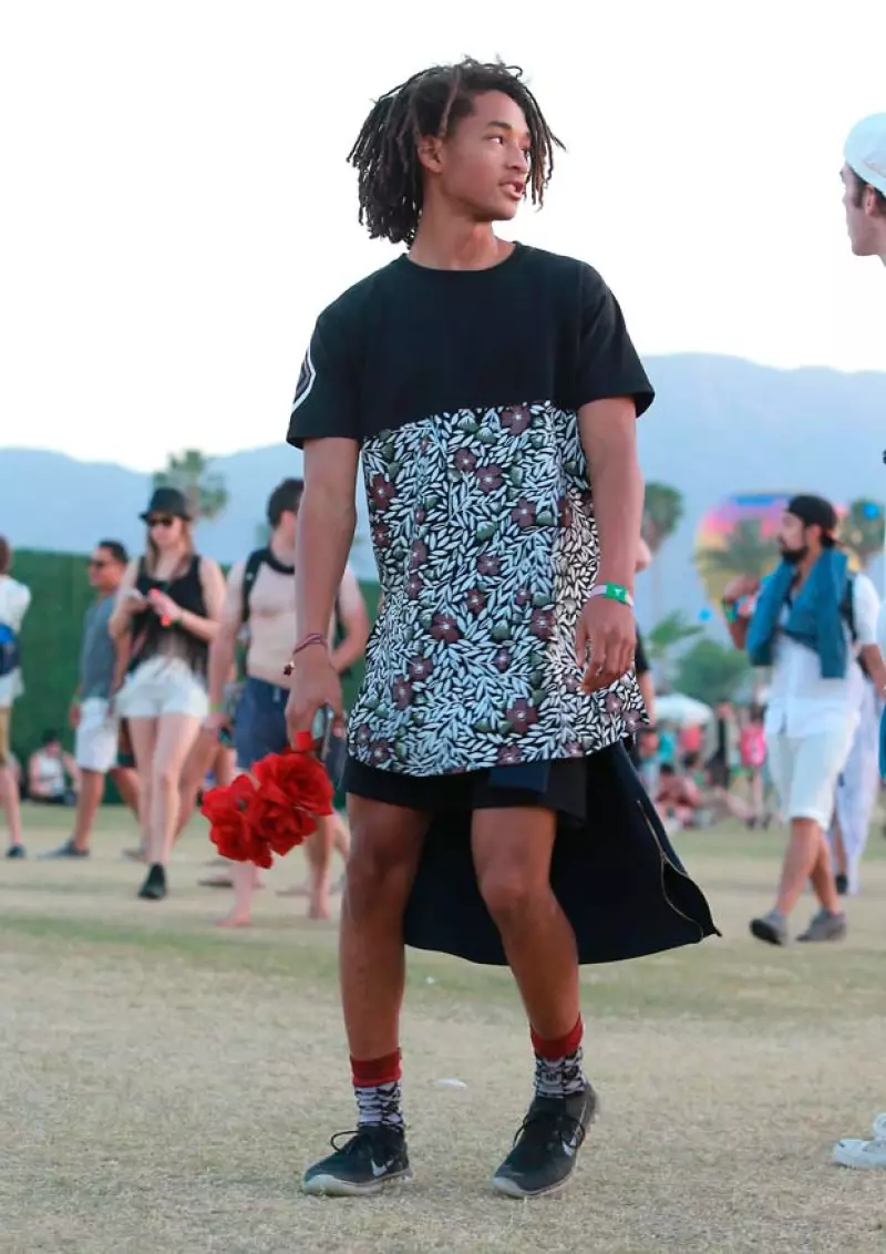 En el segundo fin de semana del festival de Indio, California, el hijo de Will Smith continuó con su look boho chic y lo presumió al máximo.