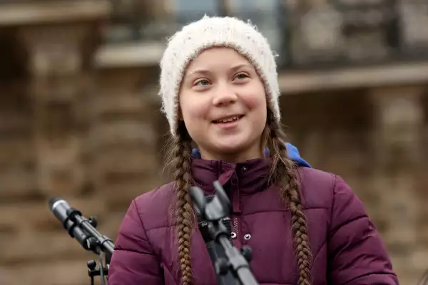 Greta Thunberg pelea en Twitter con Andrew Tate y lo arrestan